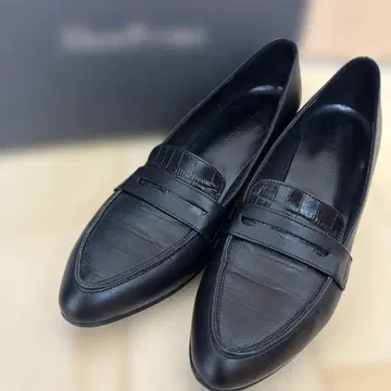 ShoePremo 블랙 가죽 코인 로퍼 3.5cm 힐