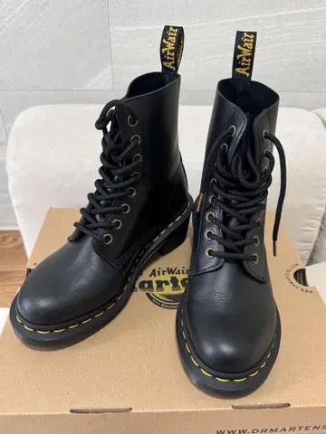 미사용품 ] Dr. Martens 블랙 레이스업 부츠