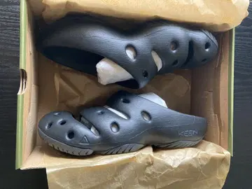 KEEN YOGI US9 새상품 미사용