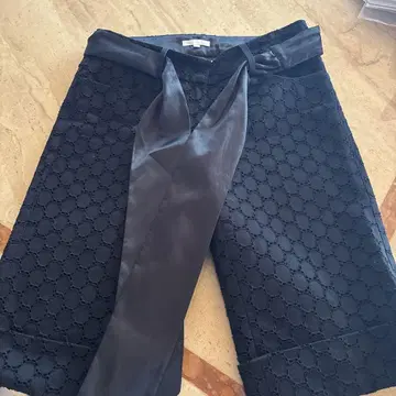 블랙 레이스풍 숏 팬츠