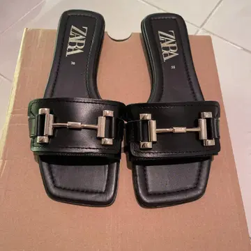 ZARA 블랙 가죽 샌들 36
