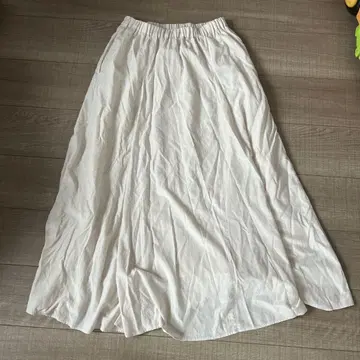 ADAM ET ROPE' 화이트 플레어 스커트