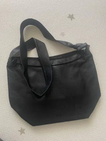ETRE TOKYO 블랙 가죽 숄더백