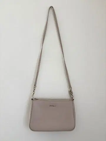 FURLA 베이지 가죽 숄더백