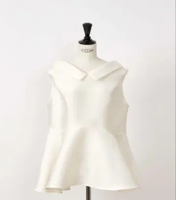 미사용 새상품 택 포함 Heve two charm blouse