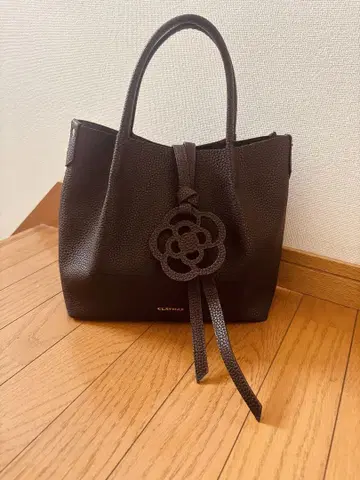 CLATHAS 토트백 꽃 참 포함 초콜릿 색상