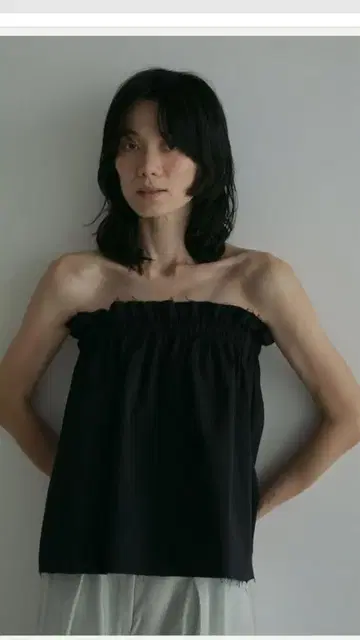 미사용 새상품 택 포함 anuke Cutoff Bare Tops 베어 탑