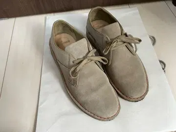 Clarks 디저트 칸