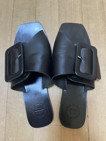 ATP Atelier 블랙 가죽 샌들