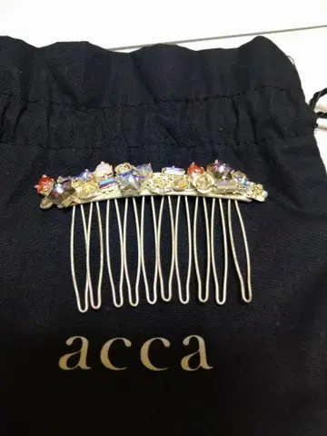 acca 비쥬 장식 헤어콤