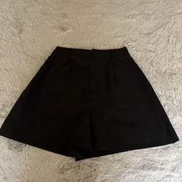 블랙 플리츠 숏팬츠
