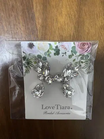 세레나 크리스탈 귀걸이 Love Tiara 실버 크리스탈 귀걸이