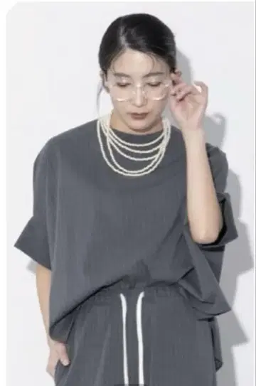 말고 핀스트라이프 풀오버 블랙