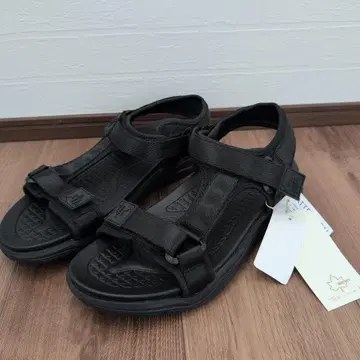 미사용 새상품 로고스 샌들