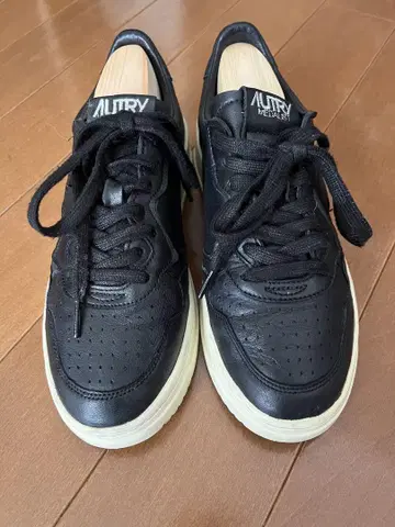 오토리 스니커즈 AUTRY 25