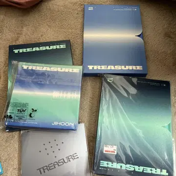 TREASURE CD 세트 트레이딩 카드 포함 [지훈]