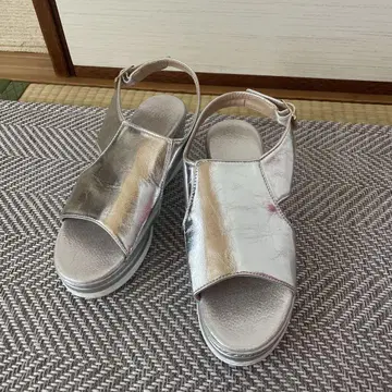 실버 웨지솔 샌들