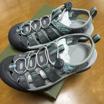 KEEN 뉴포트 하이드로 새상품급 23.5