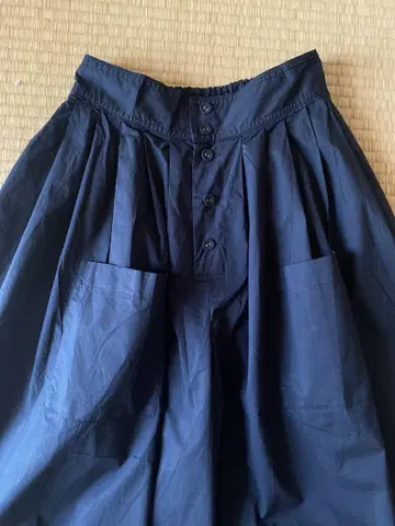 블랙 개더 팬츠