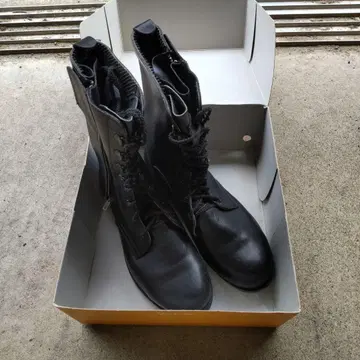 블랙 밀리터리 부츠 지퍼