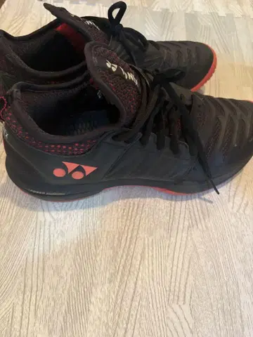 YONEX 테니스화 블랙/레드