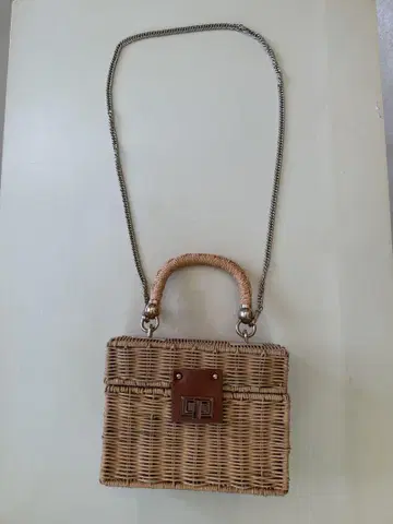 ZARA 메탈릭 클래스프 미노디에르 카고백 카고 체인백
