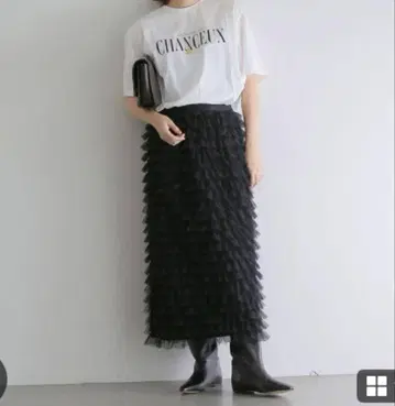 프릴 디자인 블랙 롱 스커트