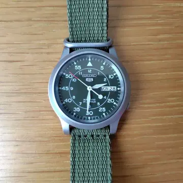 단종 SEIKO5 세이코5 오토매틱 밀리터리 카키 손목시계 뒷판 스켈레톤