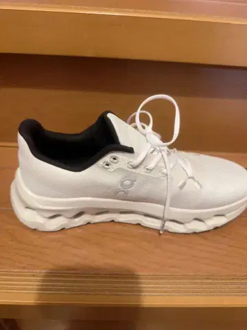 On sneaker women's