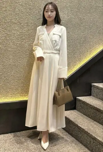 2025ss anuans 더블 새틴 노카라 턱 원피스 에크루