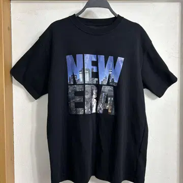 뉴에라 New Era 티셔츠 L 블랙 그래픽 프린트 블랙 반팔