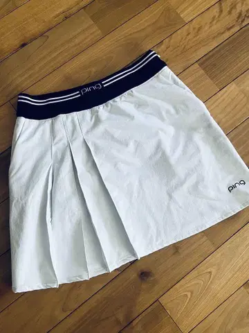 ping 화이트 플리츠 스커트