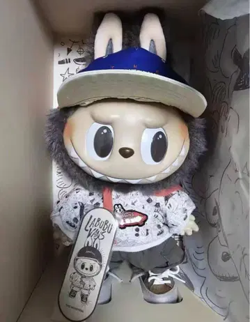 POPMARTx반스 LABUBU THE MONSTERS FOREVER
