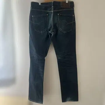 Lee