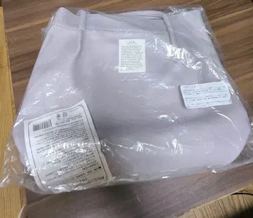 연보라색 합성 피혁 토트백