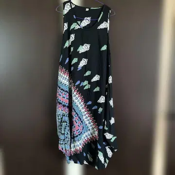 기하학 패턴 슬리브리스 롱 원피스