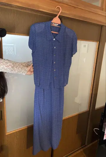파란 체크 무늬 반팔 셋업