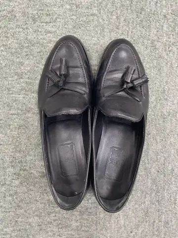 블랙 가죽 태슬 로퍼
