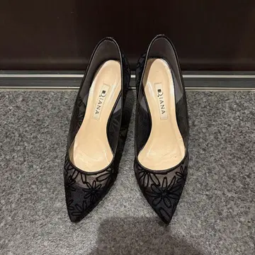 DIANA 블랙 꽃무늬 자수 하이힐 22.5