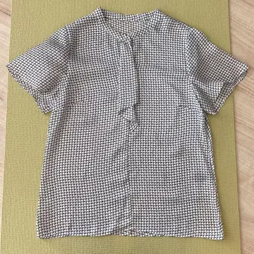 기하학 패턴 반팔 블라우스 38