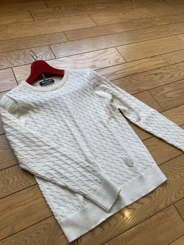 Aquascutum 화이트 케이블 니트 스웨터
