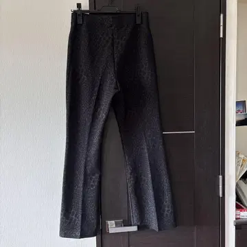 레오파드 무늬 블랙 플레어 팬츠