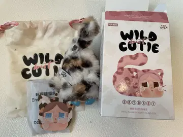 정품 CRYBABY wild but cutie vintagecutie