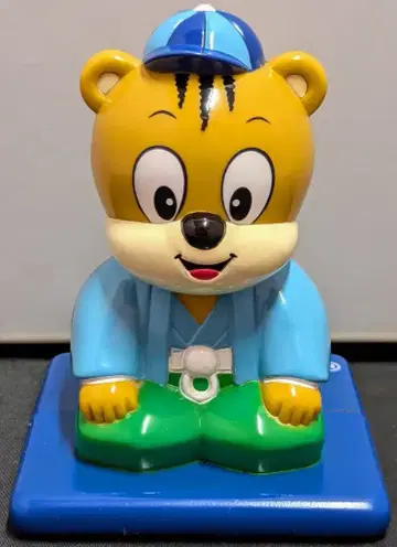 우편 저금통 / 플라스틱 유우짱 / 파랑 기모노 / 방석 앉기 / 다람쥐