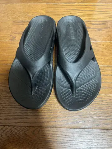OOFOS 샌들