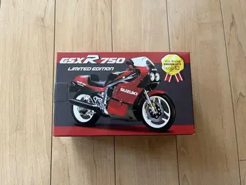 Suzuki GSX-R750 Limited Edition 모형