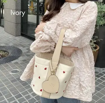 하트 자수 숄더백 HOBI 토트백 버킷백