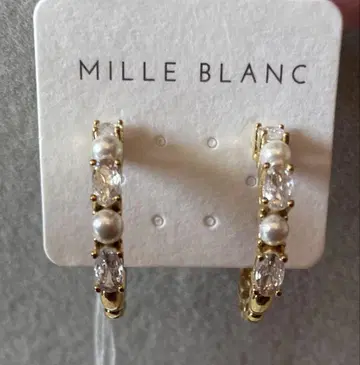도쿄 소와르 form forma MILLE BLANC 귀걸이