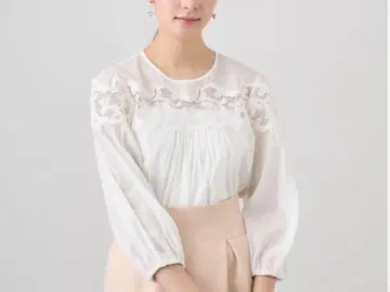 아나이 라미 코튼 레이스 개더 블라우스 린넨