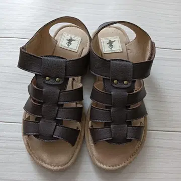 주얼디 다크 브라운 스트랩 샌들